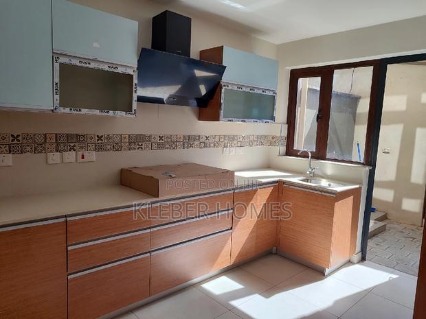 4bdrm Townhouse/Terrace in Langata for sale