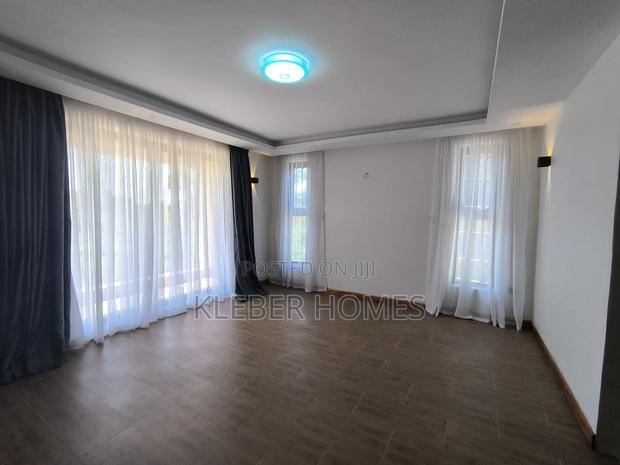 4bdrm Townhouse/Terrace in Kenyatta Road for sale