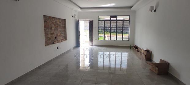 3bdrm Bungalow in Kenyatta Road for sale