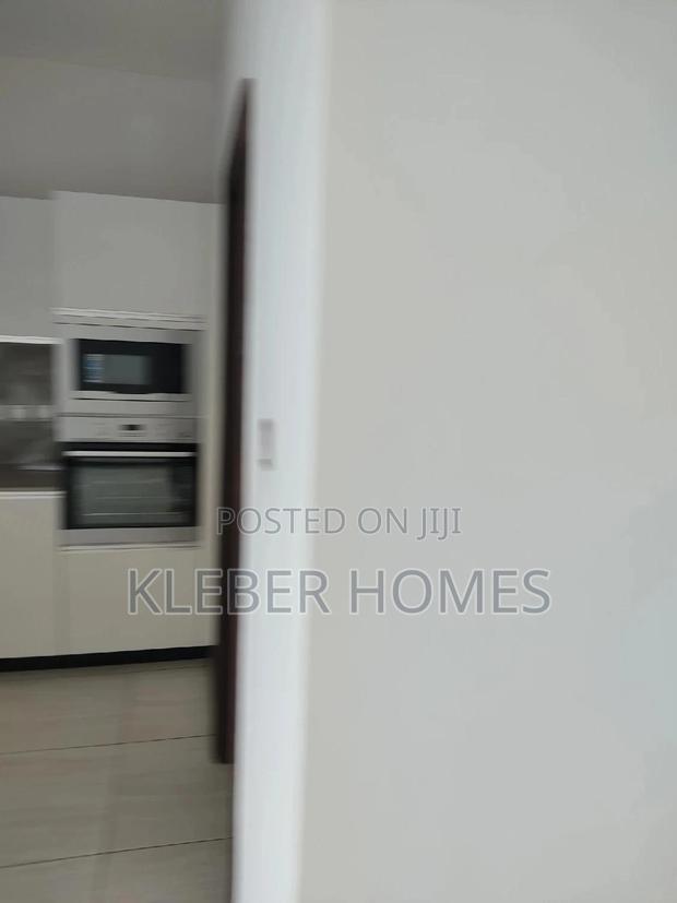 3bdrm Duplex in Westlands for sale