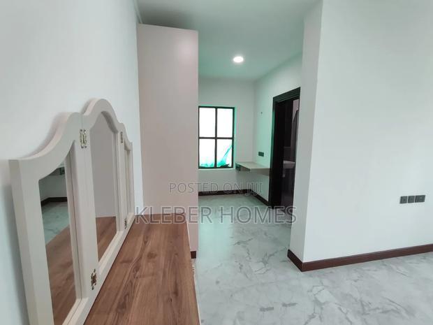 3bdrm Apartment in Kil, Kileleshwa for sale