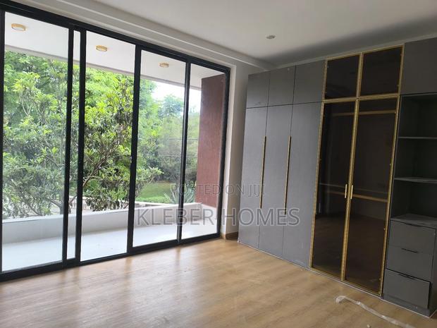 5bdrm Villa in Lavington for sale
