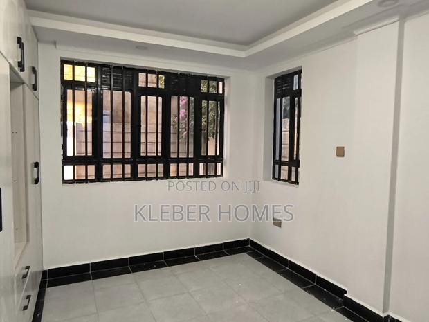 7bdrm Townhouse/Terrace in Kenyatta Road for sale