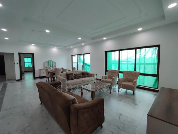 3bdrm Apartment in Kil, Kileleshwa for sale