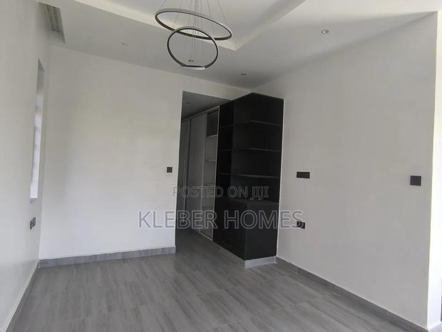 4bdrm Villa in Membley for sale