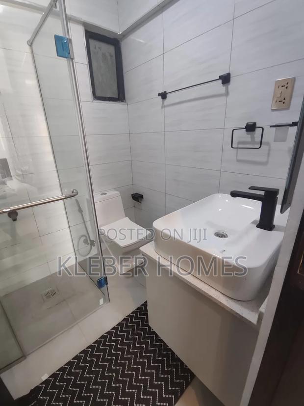 3bdrm Apartment in Parklands for sale