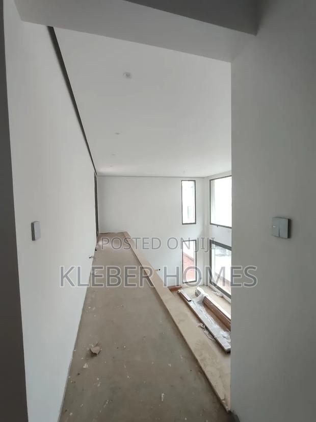 5bdrm Villa in Lavington for sale