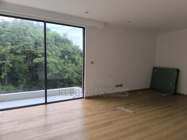 5bdrm Villa in Lavington for sale