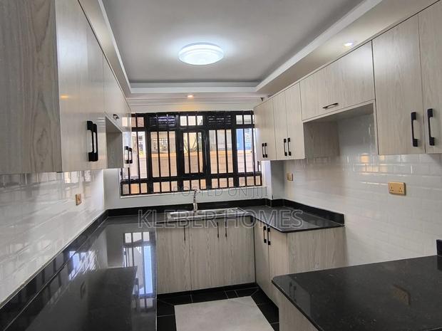 7bdrm Townhouse/Terrace in Kenyatta Road for sale