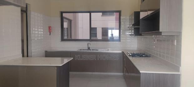 4bdrm Duplex in Westlands for Sale