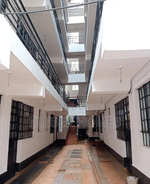 20bdrm Block of Flats in Ruaka for sale