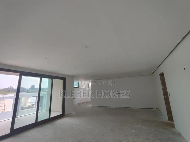 5bdrm Villa in Lavington for sale