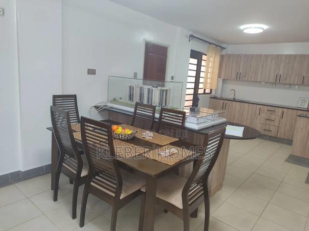 3bdrm Apartment in Uthiru for sale