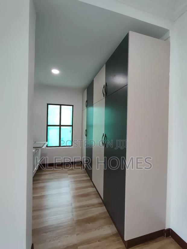3bdrm Apartment in Kil, Kileleshwa for sale
