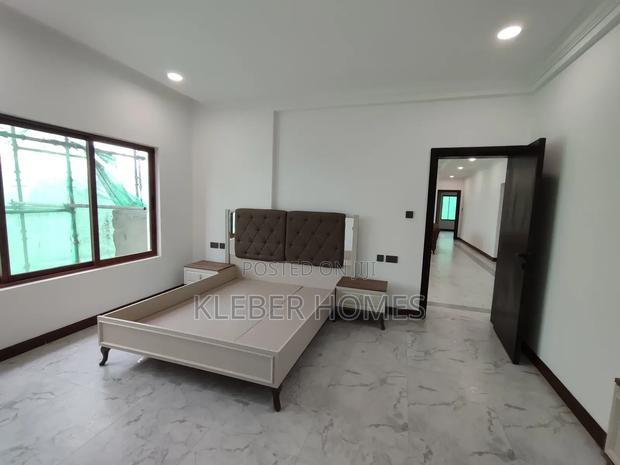 3bdrm Apartment in Kil, Kileleshwa for sale