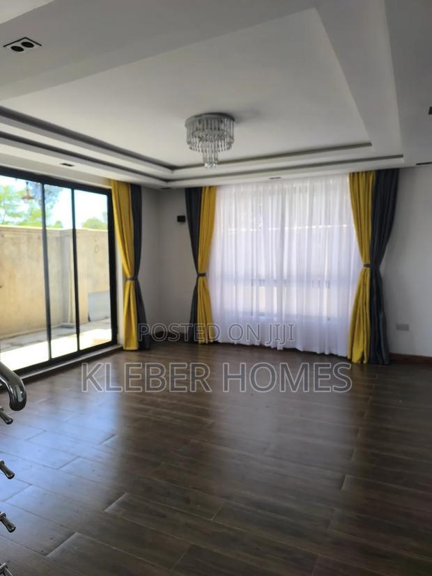 4bdrm Townhouse/Terrace in Kenyatta Road for sale