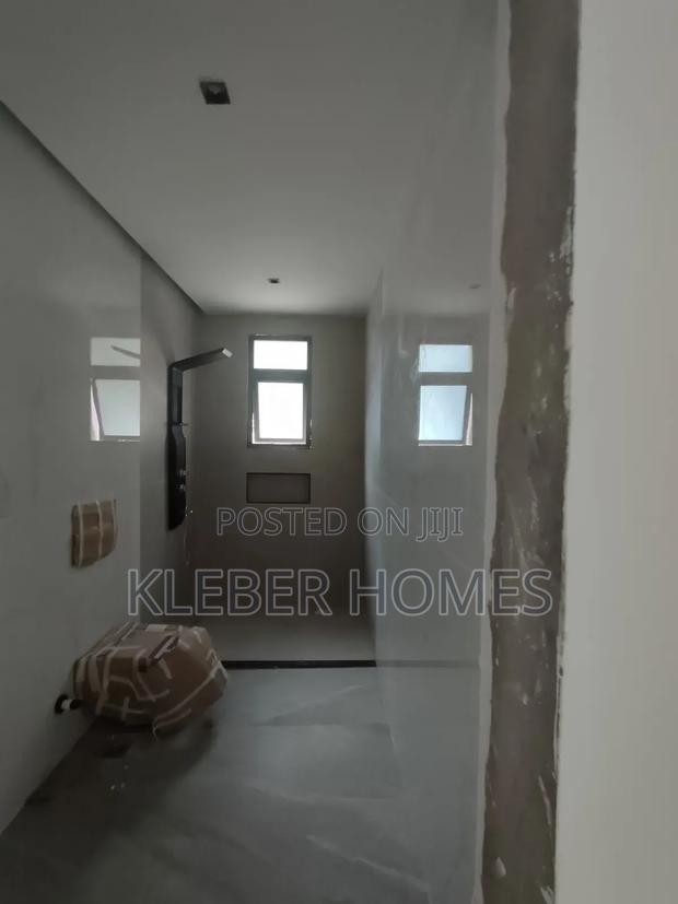 5bdrm Villa in Lavington for sale