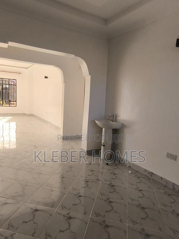 3bdrm Bungalow in Kitengela for sale