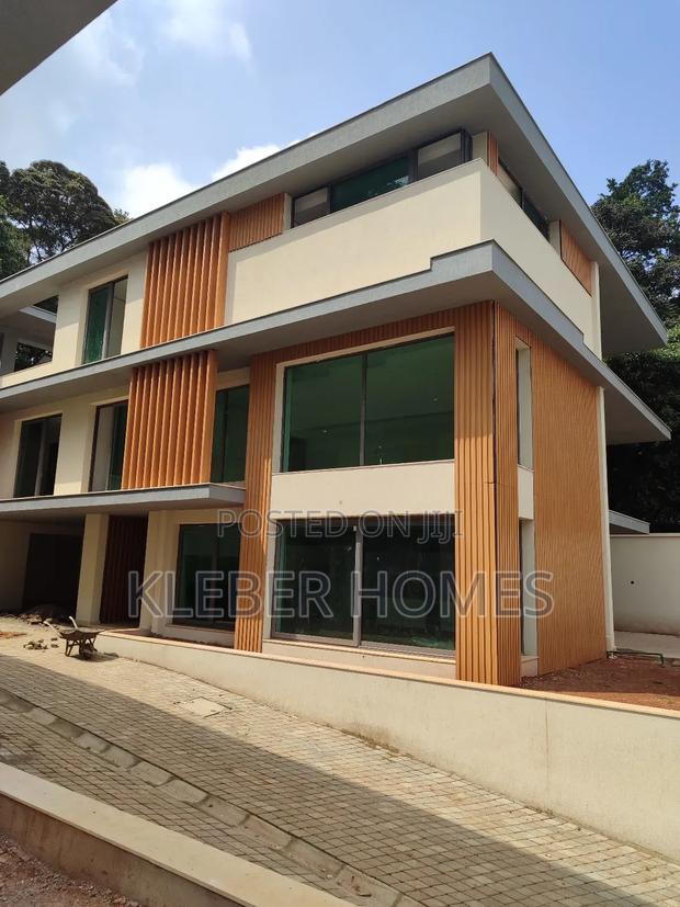 5bdrm Villa in Lavington for sale