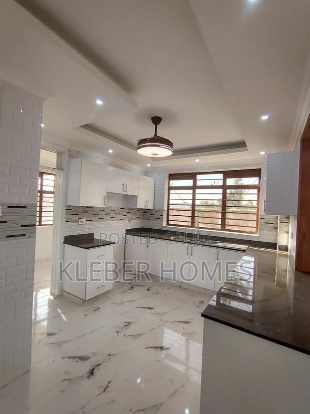 4bdrm Townhouse/Terrace in Ondiri, Kikuyu for sale