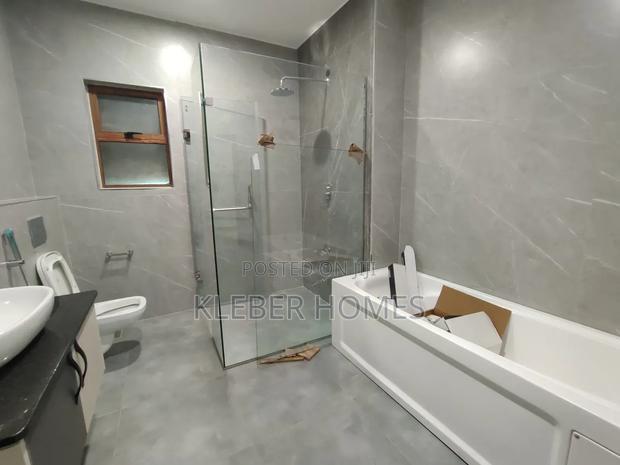 3bdrm Apartment in Kil, Kileleshwa for sale