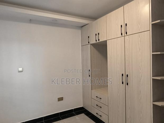 7bdrm Townhouse/Terrace in Kenyatta Road for sale