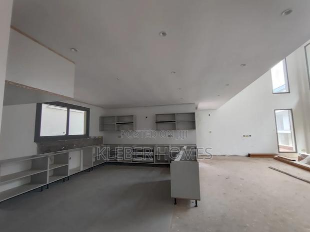 5bdrm Villa in Lavington for sale