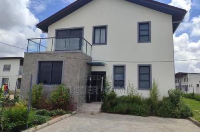 4bdrm Villa in Ongata Rongai, Maasai Lodge for sale
