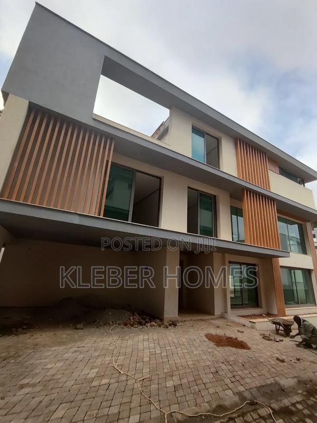 5bdrm Villa in Lavington for sale