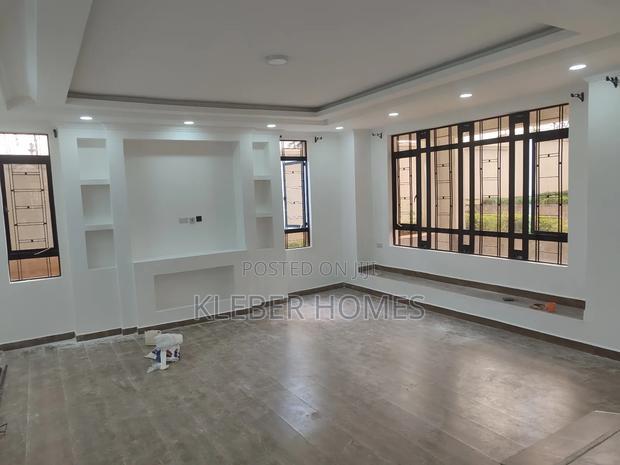 5bdrm Villa in Rimpa for sale