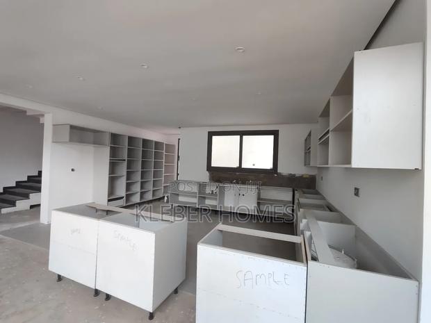 5bdrm Villa in Lavington for sale