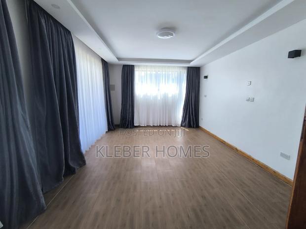 4bdrm Townhouse/Terrace in Kenyatta Road for sale