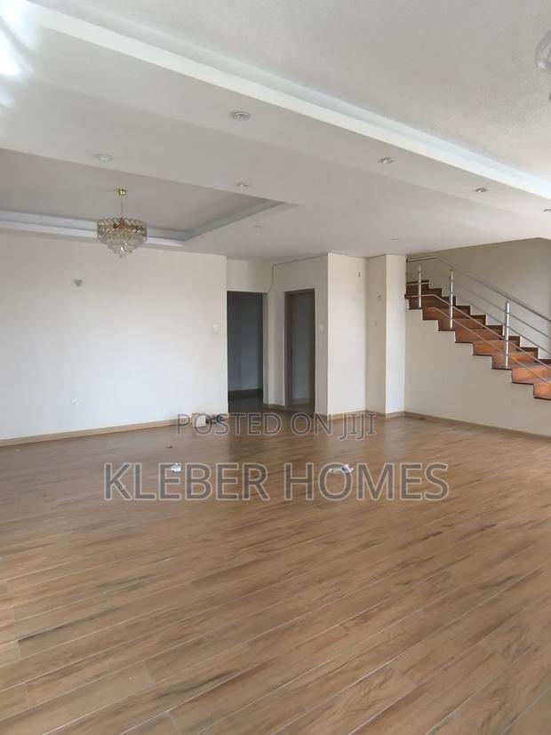 5bdrm Duplex in Parklands for rent