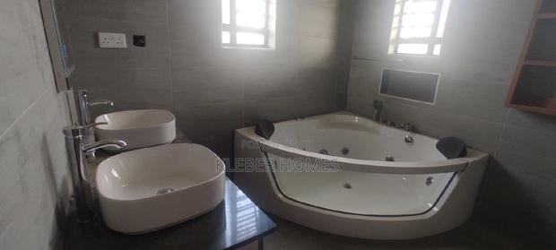 4bdrm Villa in Kiambu Road, Thindigua/Kasarini for sale