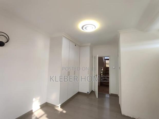 4bdrm Townhouse/Terrace in Ondiri, Kikuyu for sale
