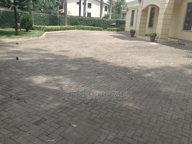 Furnished 5bdrm Mansion in Runda for sale