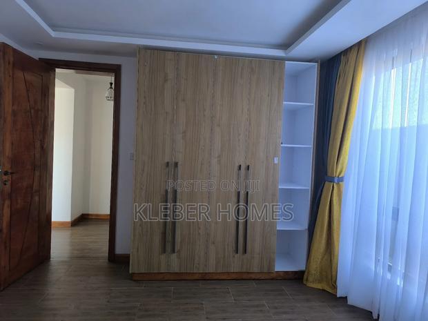 4bdrm Townhouse/Terrace in Kenyatta Road for sale