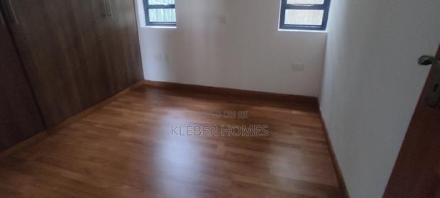 4bdrm Townhouse/Terrace in Kentmere, Banana for sale