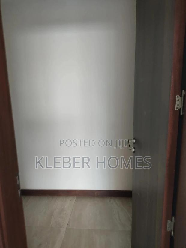 3bdrm Duplex in Westlands for sale