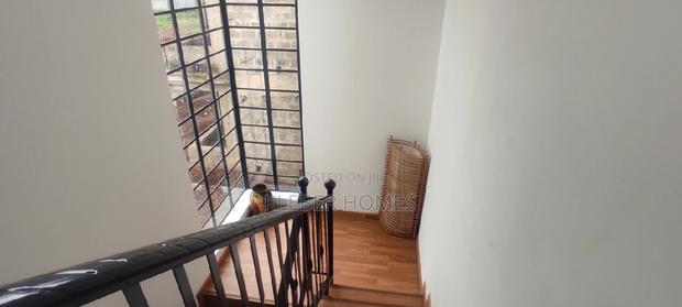 4bdrm Townhouse/Terrace in Kentmere, Banana for sale