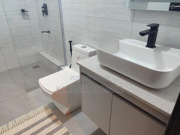 4bdrm Apartment in Parklands for sale