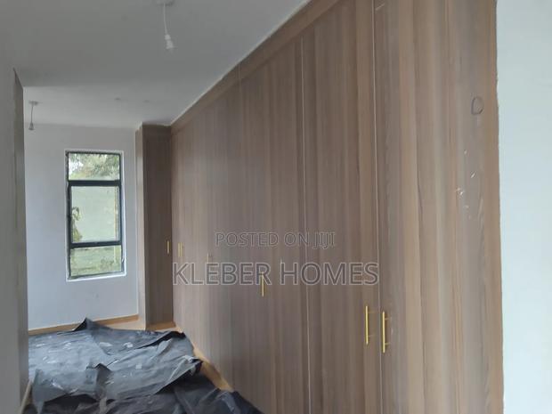 5bdrm Villa in Lavington for sale