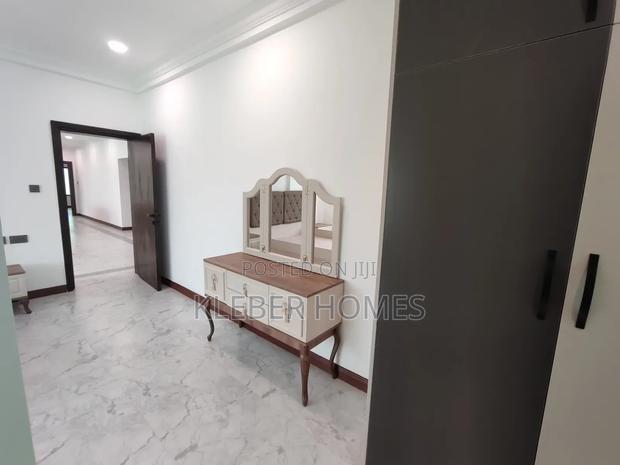 3bdrm Apartment in Kil, Kileleshwa for sale