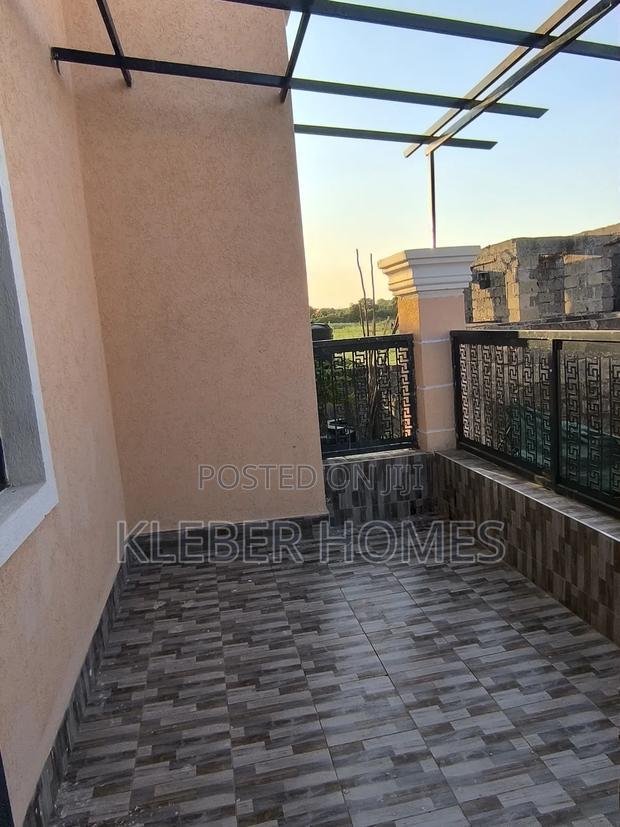 7bdrm Townhouse/Terrace in Kenyatta Road for sale