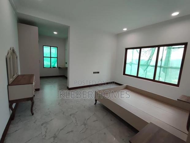 3bdrm Apartment in Kil, Kileleshwa for sale