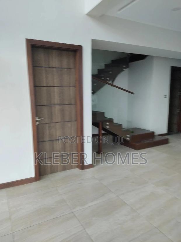 3bdrm Duplex in Westlands for sale