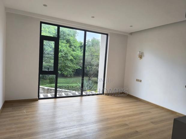 5bdrm Villa in Lavington for sale