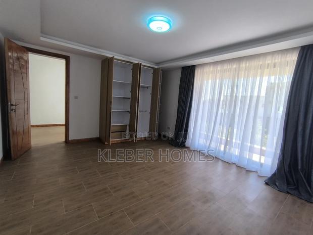 4bdrm Townhouse/Terrace in Kenyatta Road for sale