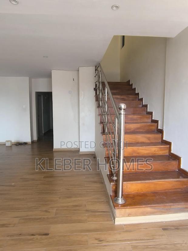 5bdrm Duplex in Parklands for rent