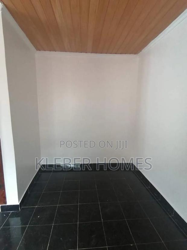 20bdrm Block of Flats in Ruaka for sale